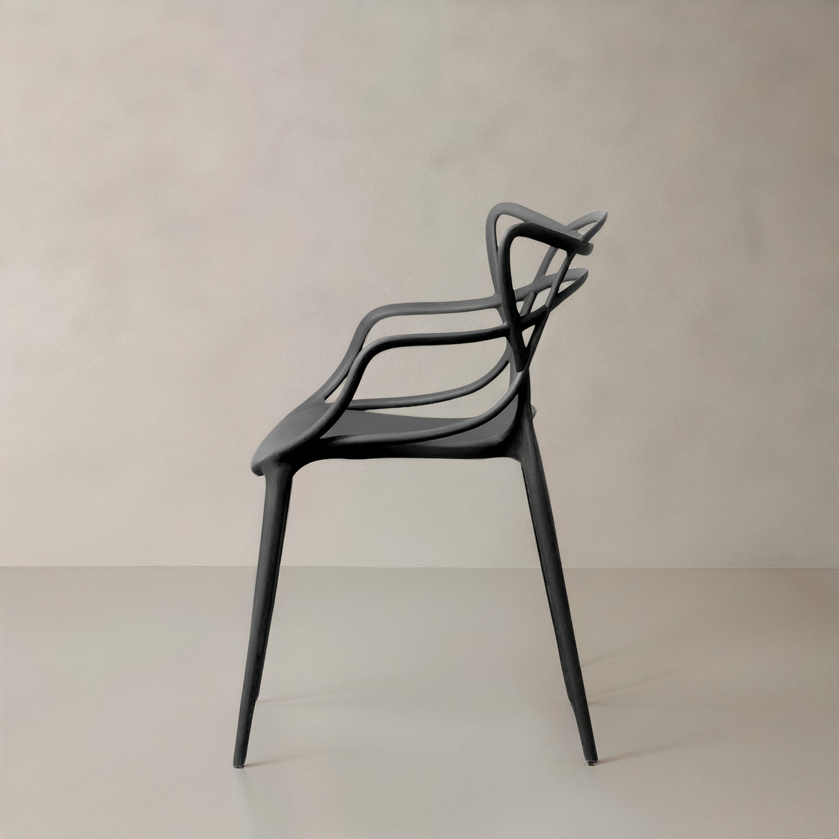 CHIEF Plastic Chair, Black