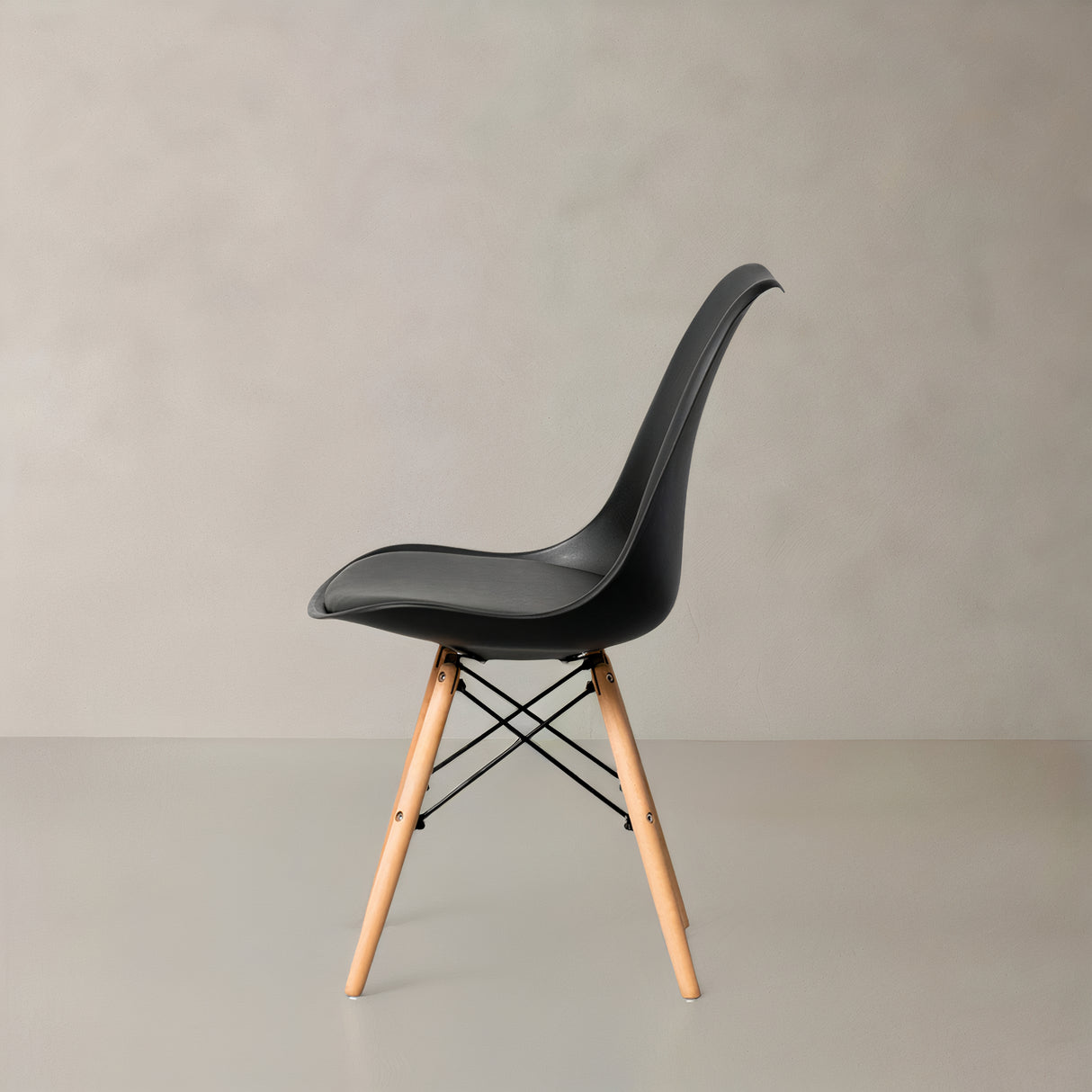 PARIS Plastic Chair, Black