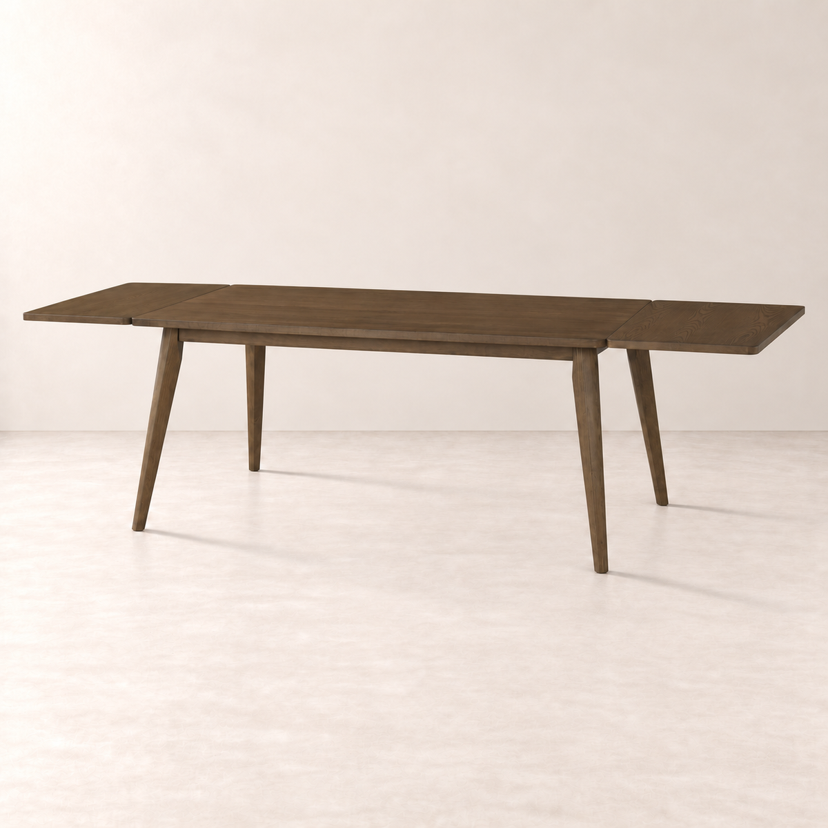 Table de salle à manger extensible Lucca de 66 à 101,6 po – Noyer