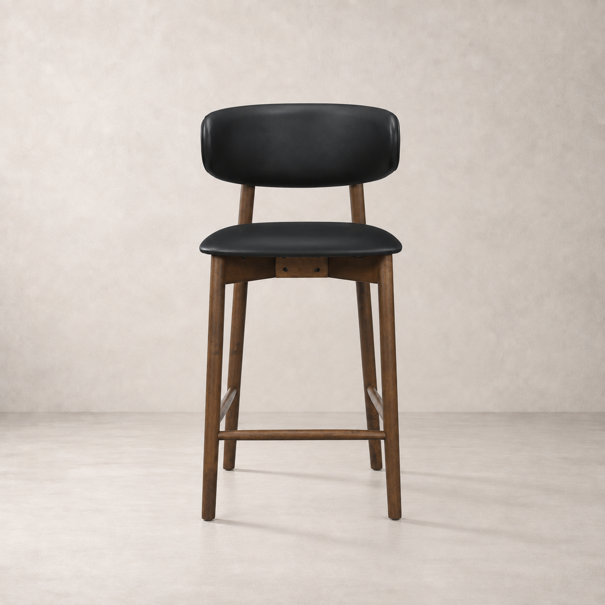 Tabouret de comptoir Blush en bois massif – Noyer et noir