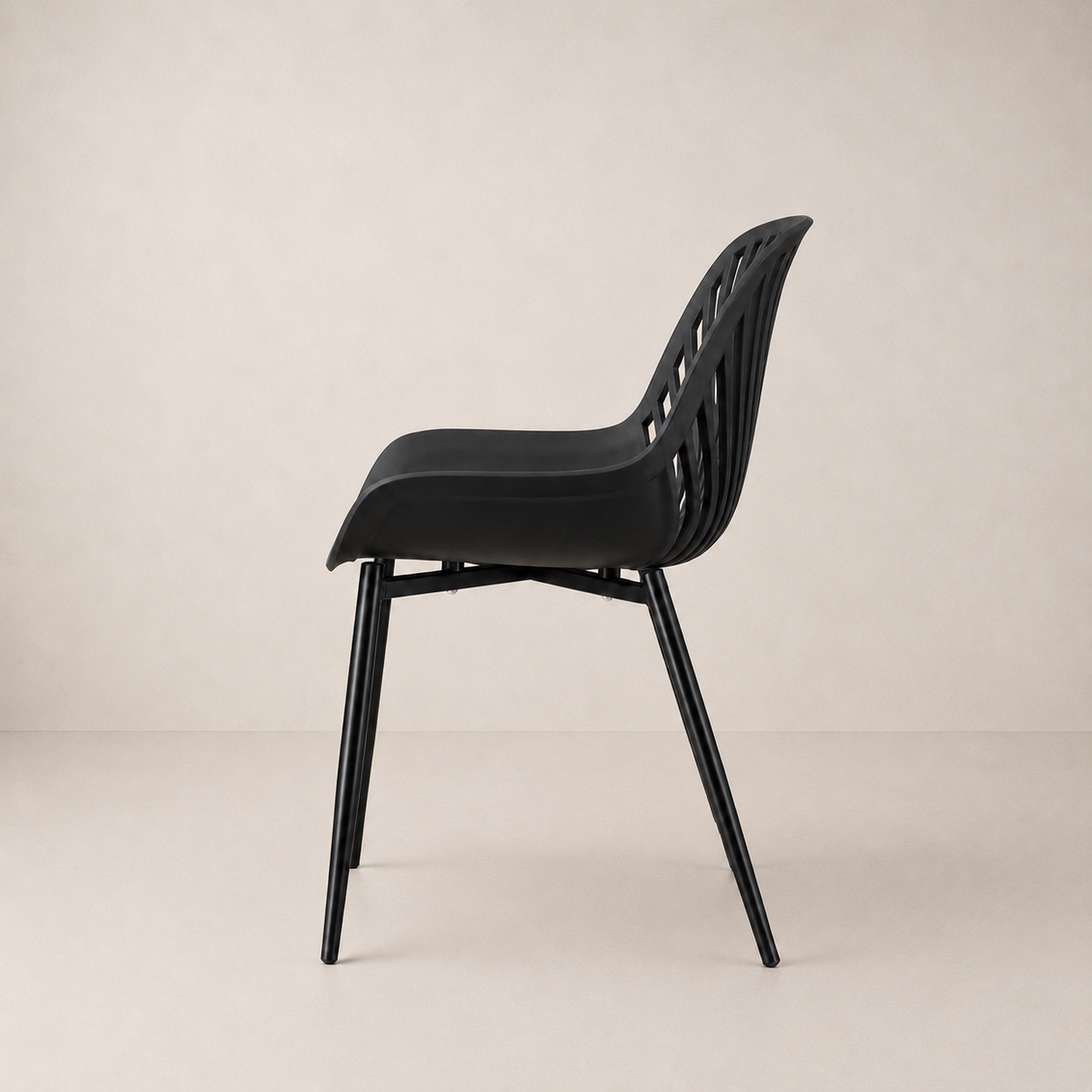 Chaise de salle à manger Pearl, noire