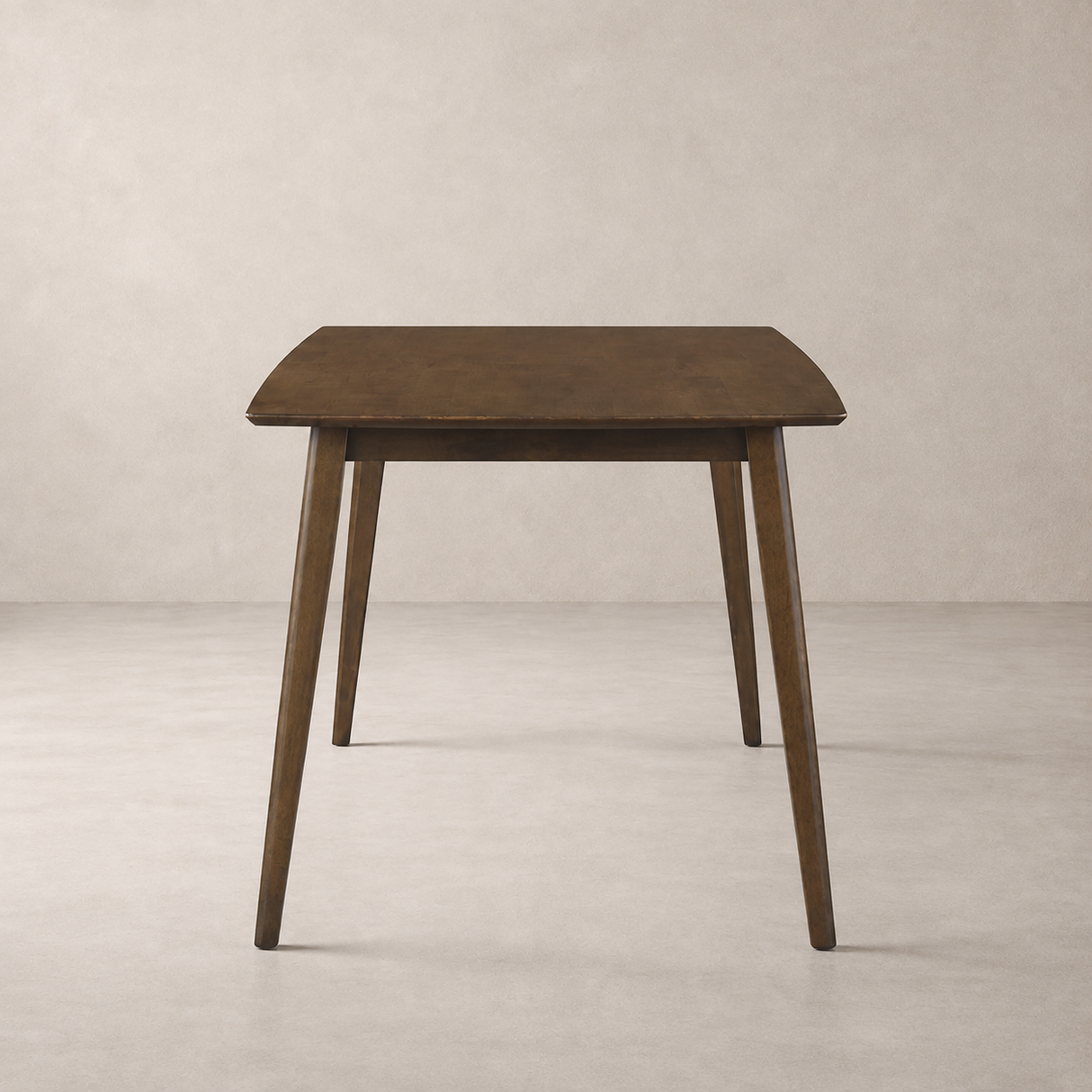 Table de salle à manger Oslo en bois massif de 66 po – Noyer
