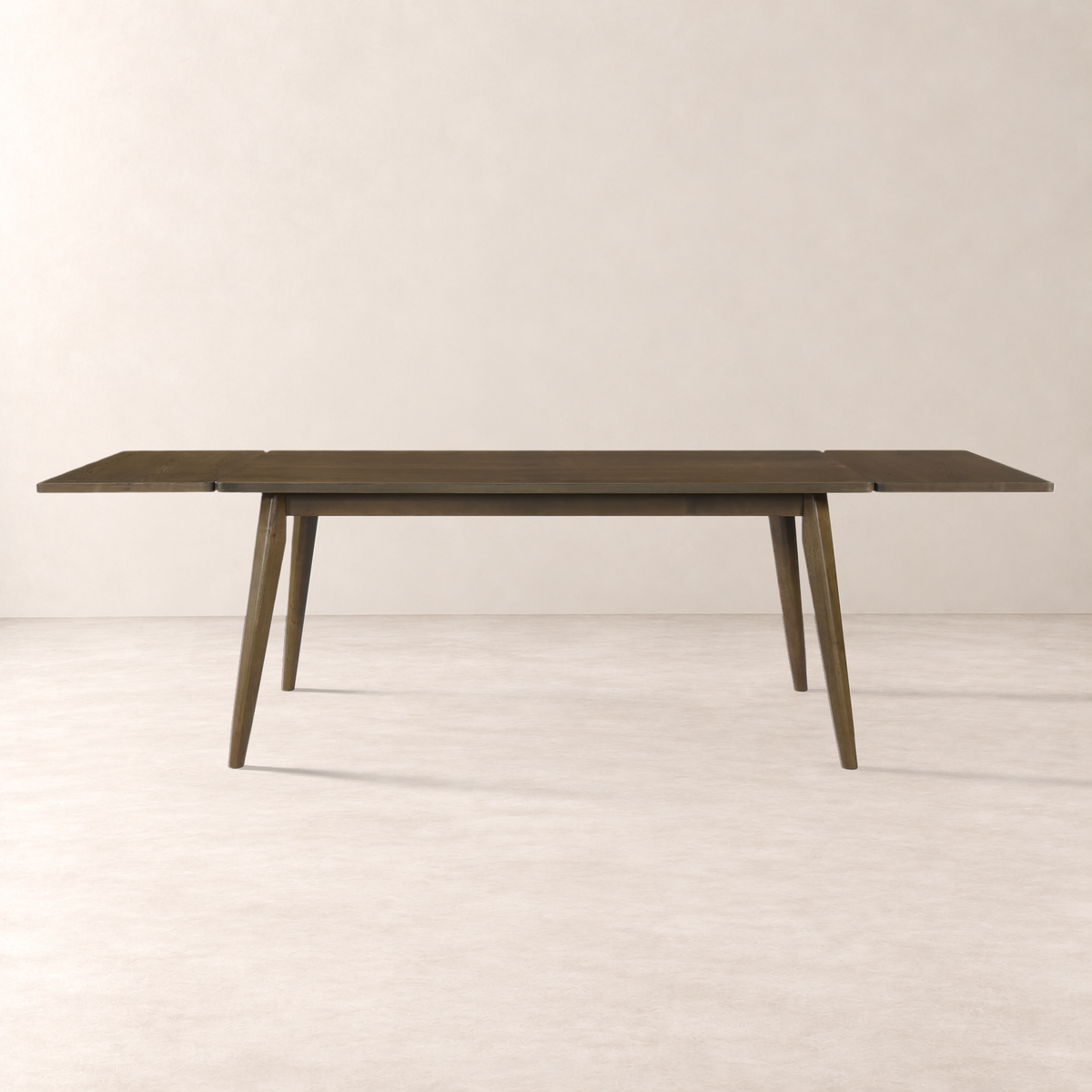 Table de salle à manger extensible Lucca de 66 à 101,6 po – Noyer